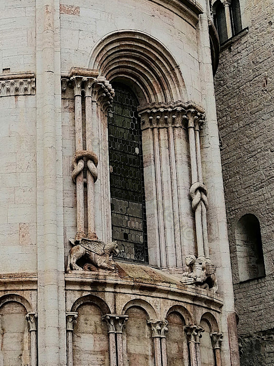 knotted columns