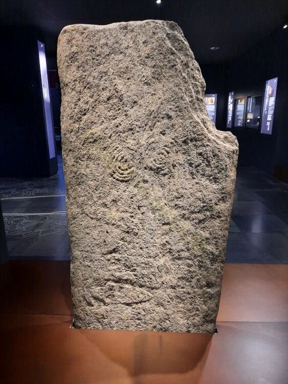 A transitional statue-menhir at Saint-Martin-de-Corléans