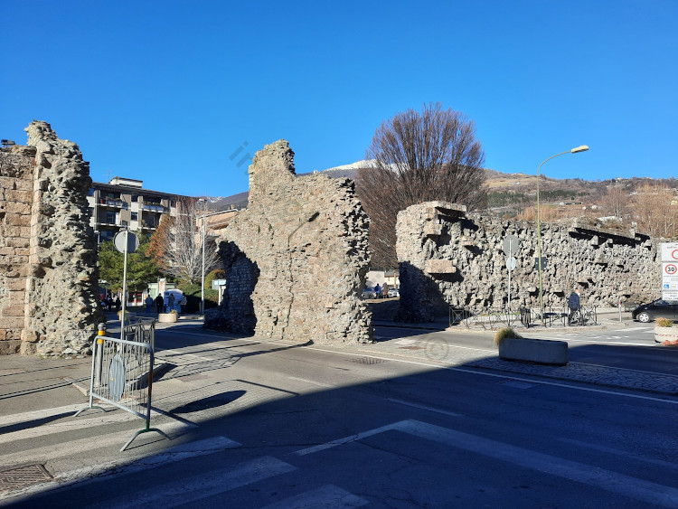 Roman Aosta