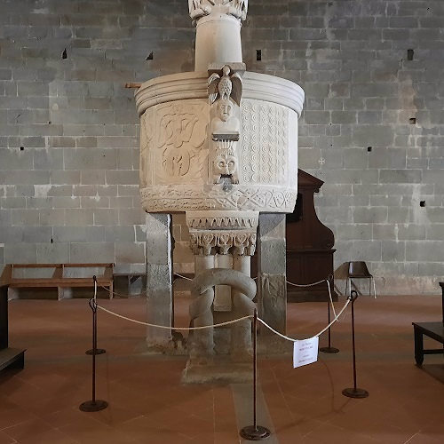 The Parish Church of Gropina and the Lombard pulpit