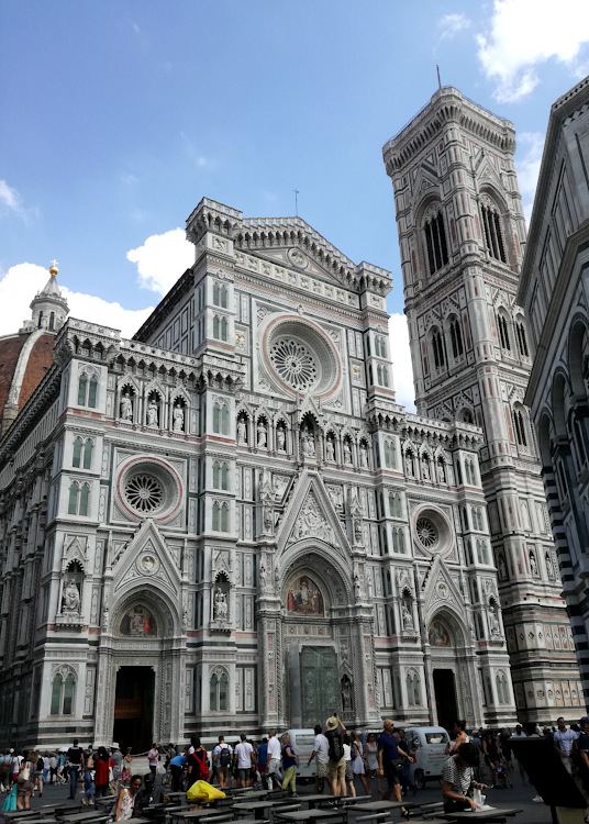La facciata di Santa Maria del Fiore a Firenze