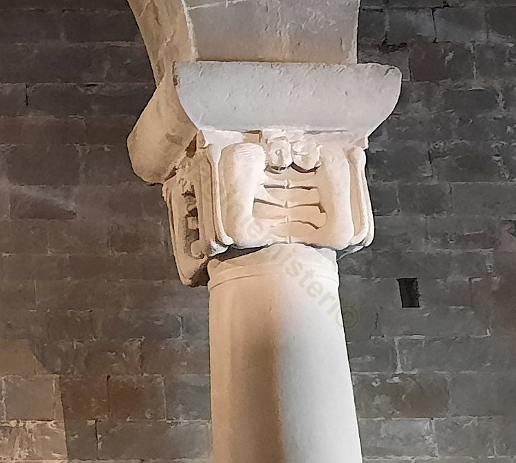Capitello con leoni nella Pieve di Gropina