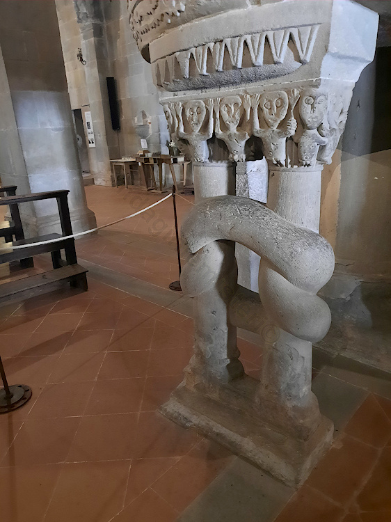 Colonna annodata nel pulpito della Pieve di Gropina