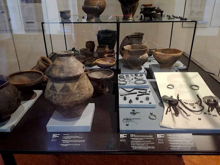 Corredo funerario della cultura di Golasecca a Como