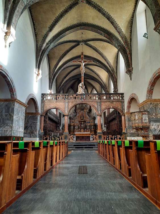 Gli interni della Collegiata di Sant'Orso ad Aosta
