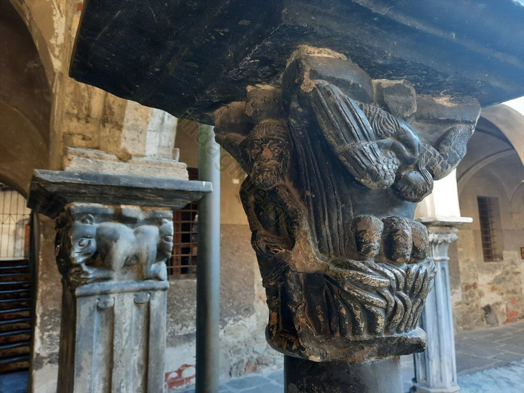 Capitello con Nabucodonosor nella Collegiata di Aosta