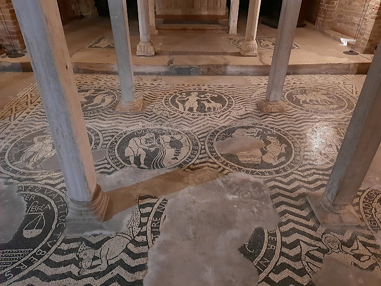 mosaici cripta san savino piacenza