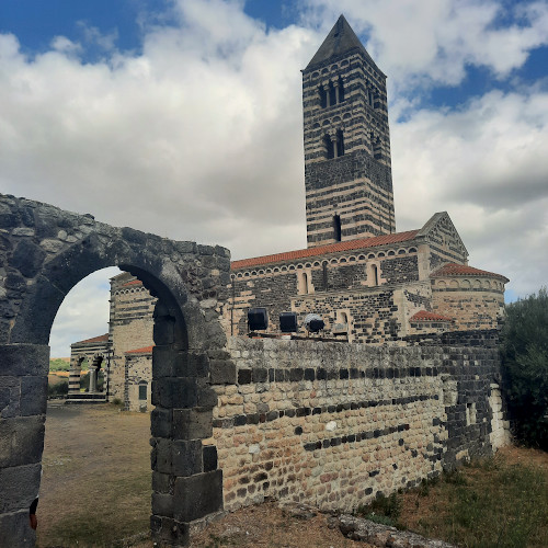 La basilica di Saccargia e la pittura romanica in Sardegna