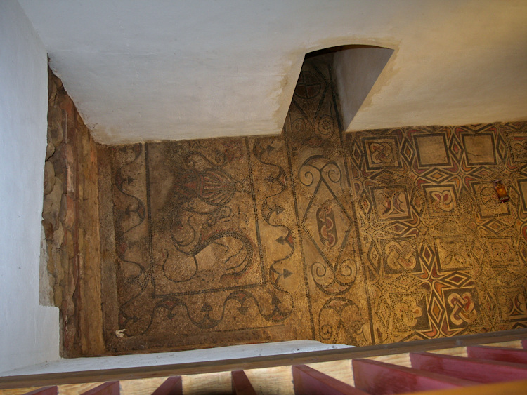 Il pavimento della basilica visigota di San Vincenzo