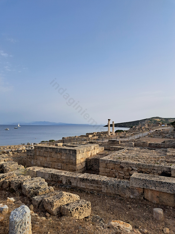 Il tempio punico con semicolonne corinzie a Tharros