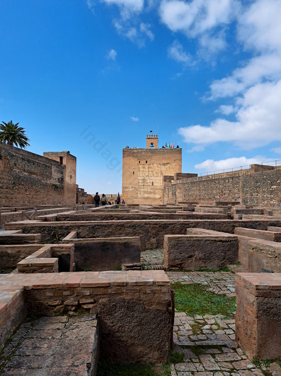 La Plaza de Armas nell'Alcazaba dell'Alhambra